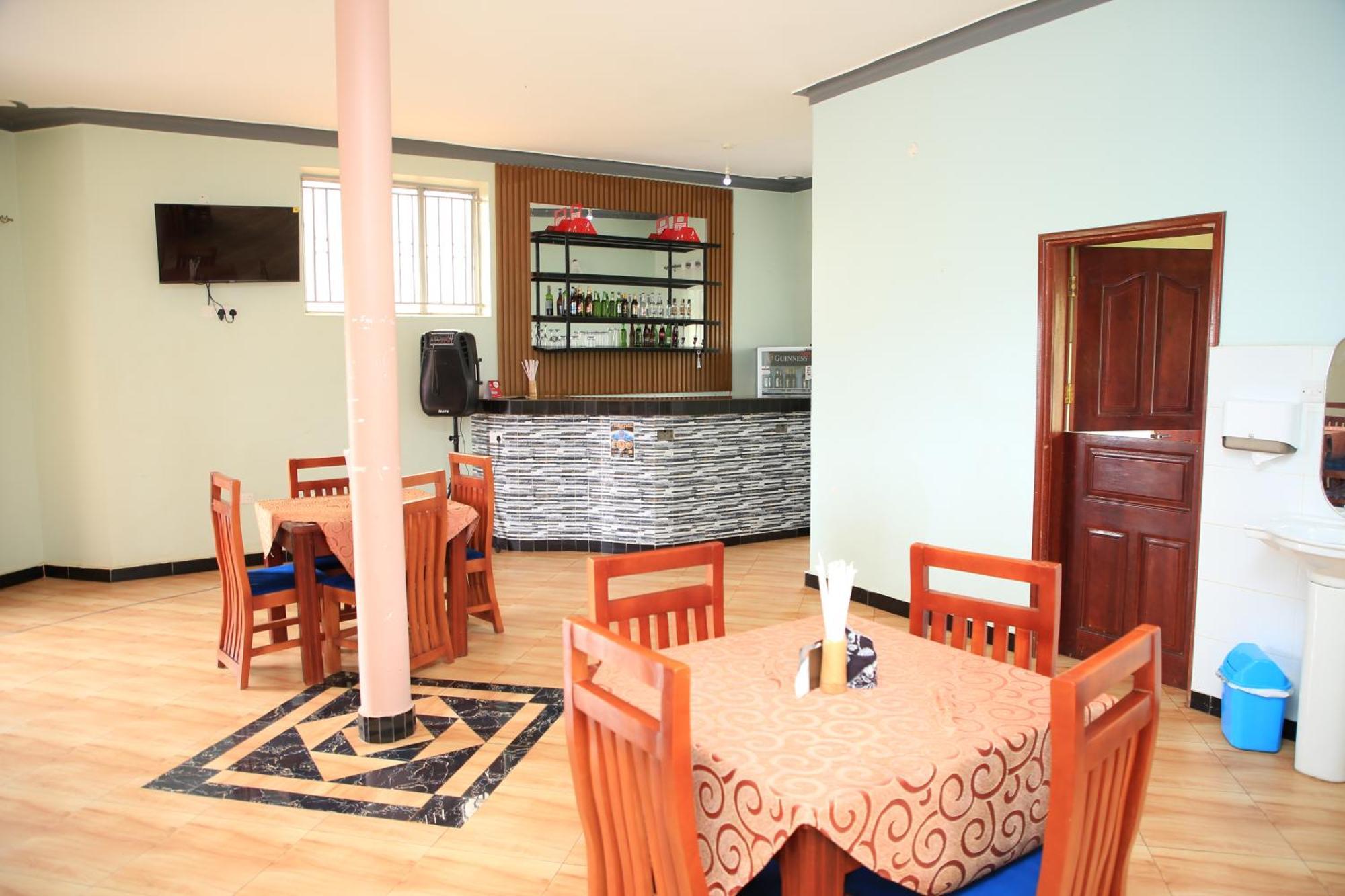 Westway Luxury Suites Mbarara Exterior foto